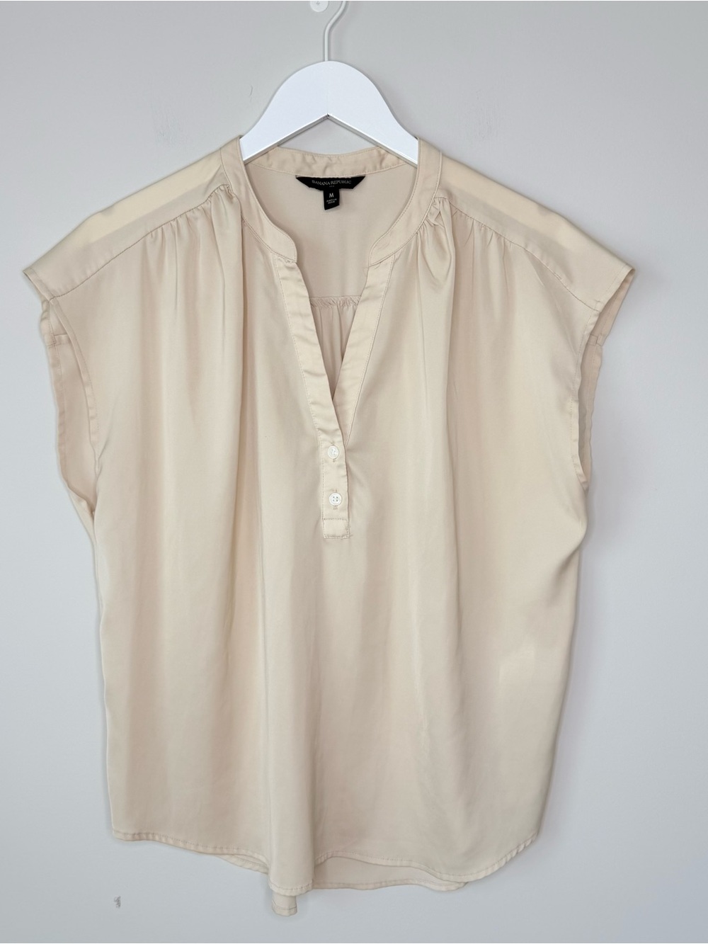 Banana Republic Factory | Cream Dolman Sleeve V-Neck Satin Blouse Sz M